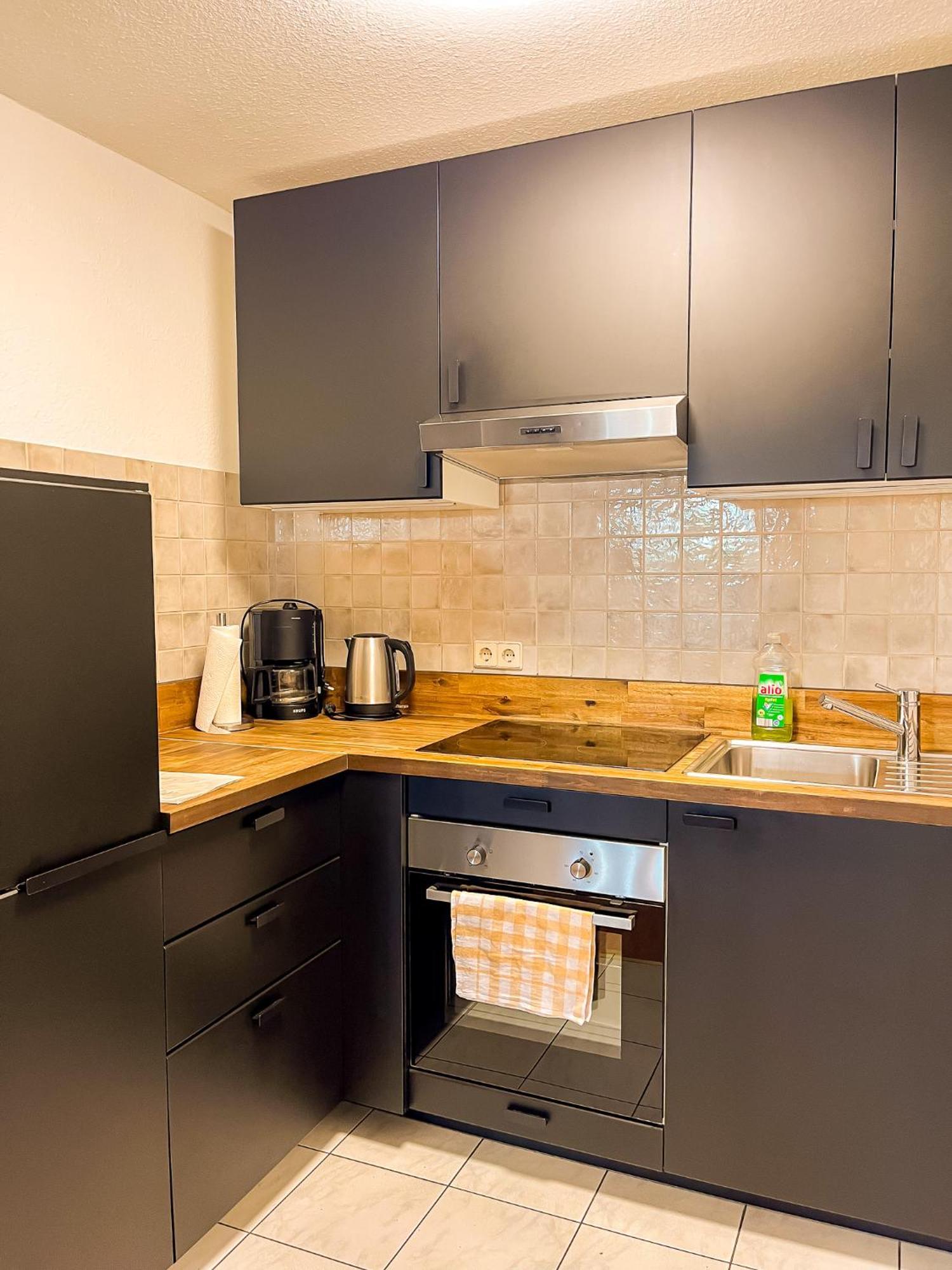 2 Zimmer City Apartment Mit Terrasse Und Tiefgaragenstellplatz In Zentrum Von Lipsia Esterno foto